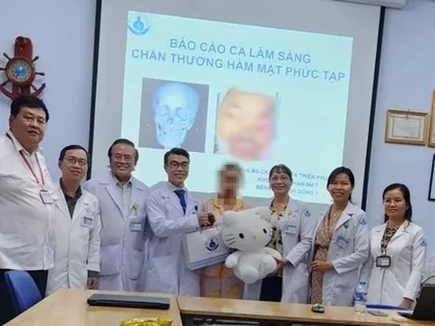 Bác sĩ xuyên đêm phẫu thuật cứu bé gái đa chấn thương vùng mặt vì tai nạn giao thông