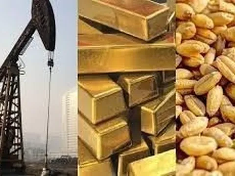Thị trường ngày 1/11: Giá dầu, vàng, đồng và cao su đồng loạt giảm, khí tự nhiên cao nhất 9 tháng