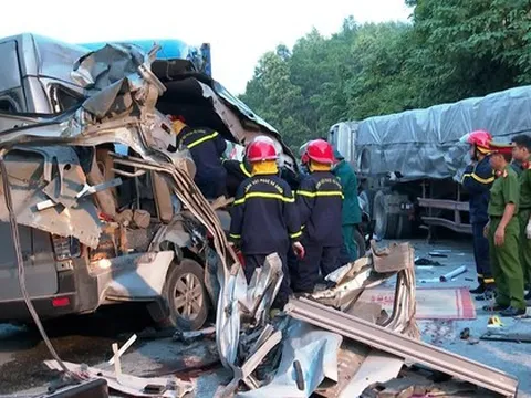 Vụ tai nạn 5 người chết, 10 người bị thương: Tạm giữ hình sự tài xế xe 16 chỗ