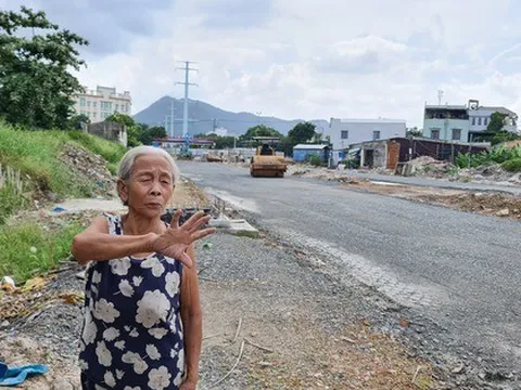 Ngổn ngang tuyến đường 966 tỉ đồng