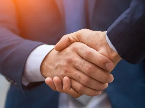 Cú bắt tay của Tổng công ty đóng Tàu chiến tên lửa duy nhất Việt Nam với chaebol Hàn Quốc đã rót hàng tỷ USD vào Vingroup, Masan...