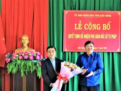 Công bố quyết định bổ nhiệm cán bộ chủ chốt ở 3 tỉnh