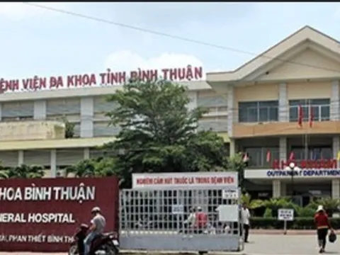 Một du khách nước ngoài rơi lầu tử vong ở khách sạn Phan Thiết