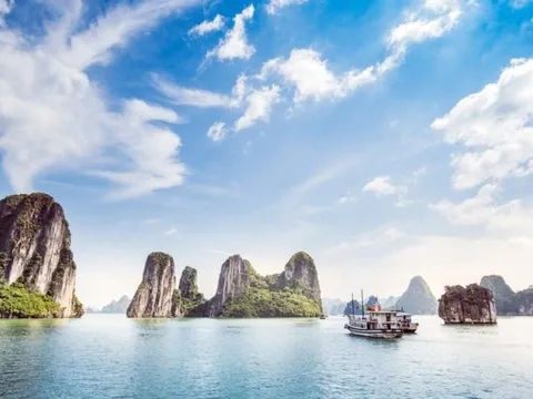 Quảng Ninh: Tiến gần mục tiêu đón 15 triệu lượt du khách