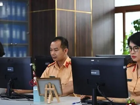 Người trúng đấu giá biển số xe "siêu đẹp" 51K-888.88 đã nộp 15,2 tỉ đồng