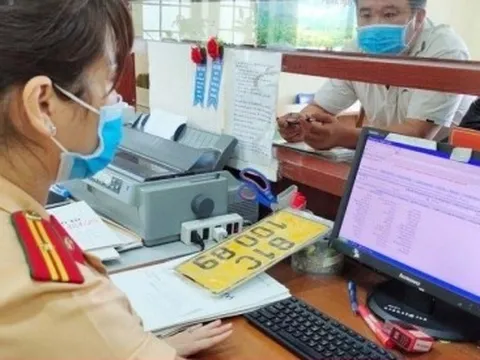 Người trúng đấu giá biển số siêu đẹp 51K- 888.88 hơn 15 tỷ đồng đang nộp tiền