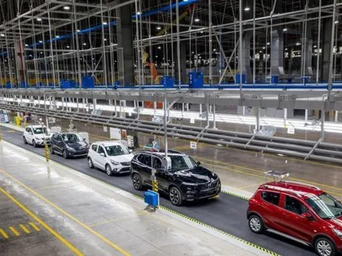 Sản lượng ô tô trong nước dồi dào dịp cuối năm