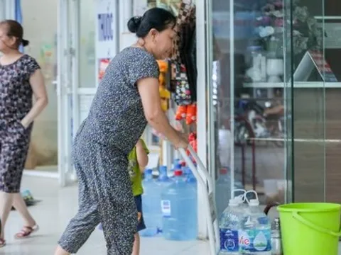 Mất nước gần nửa tháng, cư dân KĐT ở Hà Nội vẫn nhận hóa đơn cao gấp 6 lần