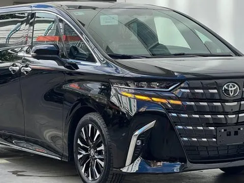 Toyota Alphard 2024 bán tại Việt Nam tháng này: Giá dự kiến hơn 4,3 tỷ, nội thất hiện đại, tối ưu hơn cho 'chủ tịch'