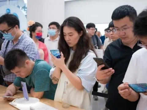 Huawei như "phượng hoàng tái sinh", lập kỳ tích xuất thần ở Trung Quốc: Ai nói iPhone 15 mới là nhất?