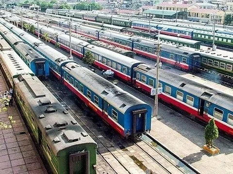 Việt Nam lên phương án đầu tư đường sắt cao tốc, hai 'ông lớn' trong ngành 'tung' toa tàu 5 sao, quý 3/2023 báo lãi kỷ lục