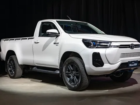 Vấp cạnh tranh gắt từ đối thủ Trung Quốc, Toyota tung 'át chủ bài': Thành bại nằm tại đây?