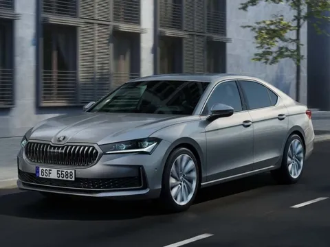 Skoda Superb 2024 ra mắt: Dài hơn, thêm màn hình siêu lớn, sẽ về Việt Nam cạnh tranh Camry