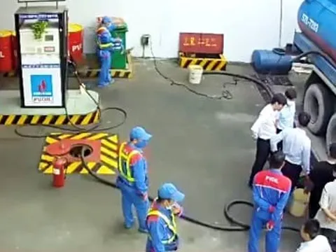 18.000 lít xăng nghi kém chất lượng bán ở TP.HCM