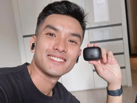 Vì sao Emily Nè và A Síng Đi Đại Hàn lại chuộng tai nghe TWS?