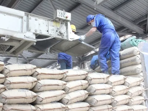 Đón "cú hích" từ đầu tư công, ngành xi măng vẫn thua lỗ