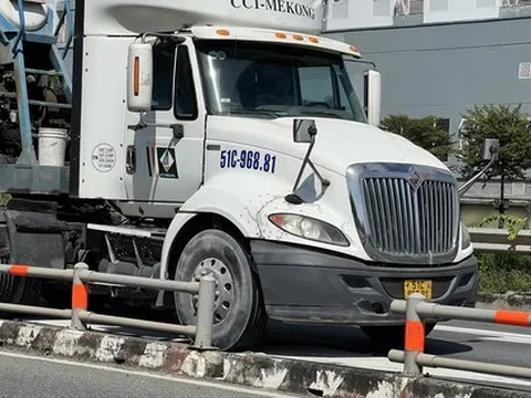 CLIP: Dải phân cách đường dẫn cao tốc TP HCM - Long Thành - Dầu Giây “mất tích” khó hiểu