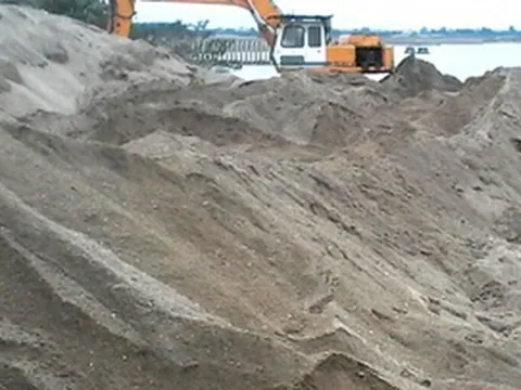 Hà Nội đấu giá 3 mỏ cát, thu gần 1.700 tỷ đồng