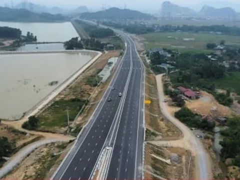 Làm 1km cao tốc thì 2-3km đường dân sinh hỏng, Bộ trưởng GTVT mong dân thông cảm