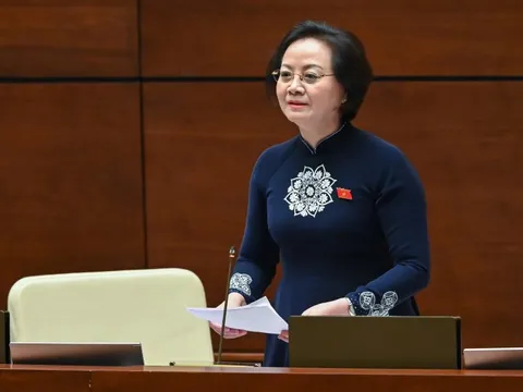 Bộ trưởng Nội vụ: Lương nhân viên trường học rất thấp, khi cải cách tiền lương sẽ bị thiệt thòi