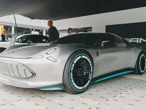 Mercedes lên lịch ra mắt xe 4 cửa mới có thông số ngang siêu xe, cạnh tranh Taycan