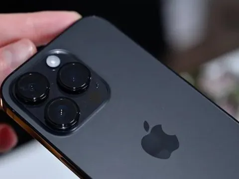 Sắm iPhone xịn chưa chắc đã giàu: Hơn một nửa người mua iPhone bằng cách trả góp