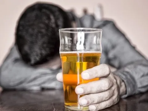 Buồn của bia Việt: “Xưa uống ít nhất 50-60 thùng bia/tiệc cưới, nay chỉ còn 10 thùng”, đại lý kêu khó, Doanh nghiệp giảm lợi nhuận…