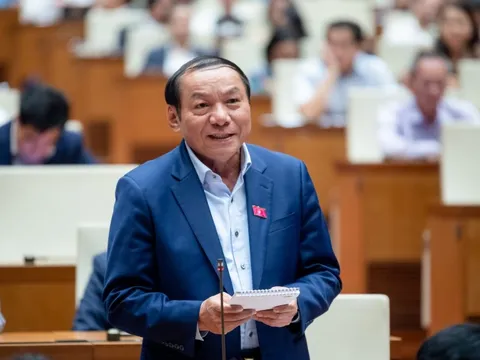 Đại biểu tranh luận với Bộ trưởng Nguyễn Văn Hùng liên quan phát biểu về phim "Đất rừng phương Nam"