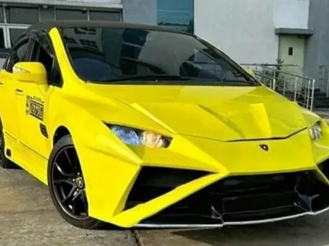 Honda Civic trang trí phong cách siêu xe Lamborghini