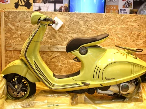 Cận cảnh xe tay ga Vespa giá hơn 400 triệu đồng ở Việt Nam