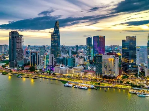 Từ một quốc gia nghèo thành “con hổ” mới của châu Á, báo Anh nói gì về câu chuyện tăng trưởng của Việt Nam?