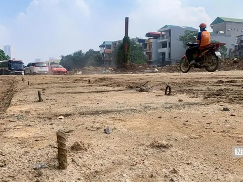 Hà Nội: Cận cảnh tuyến đường đang thi công bị "bỏ quên"