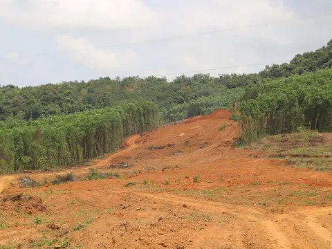 2 công nhân bị đất vùi lấp tử vong khi thi công hạ tầng ngầm đường điện,