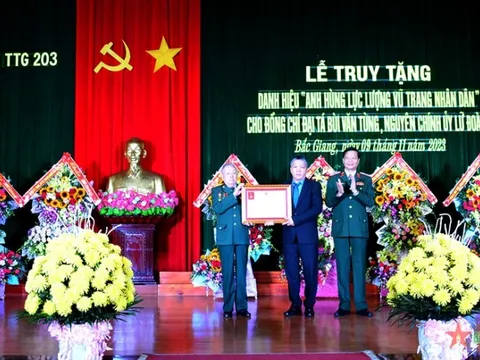 Truy tặng Đại tá Bùi Văn Tùng danh hiệu Anh hùng Lực lượng vũ trang nhân dân