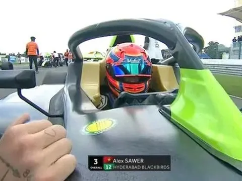 Tay đua gốc Việt đầu tiên đoạt Á quân tại giải đua F4: 15 tuổi, học đua xe từ nhỏ, sống tại TP.HCM