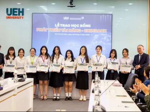 EXIMBANK trao học bổng trị giá 600 triệu đồng cho sinh viên Trường Đại học Kinh Tế TP.HCM