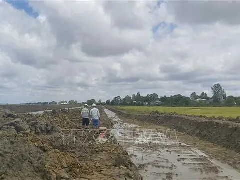 Khan hiếm nguồn cát 'cản' tiến độ cao tốc vùng Đồng bằng sông Cửu Long