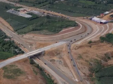 Thu phí cao tốc do Nhà nước đầu tư có thể dẫn tới phí chồng phí