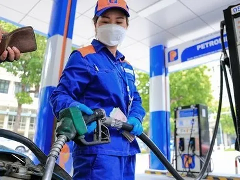 Đề xuất tiếp tục giảm thuế bảo vệ môi trường, giá xăng dầu bớt áp lực