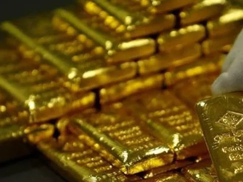 Giá vàng giảm mạnh nhất trong 6 tuần qua