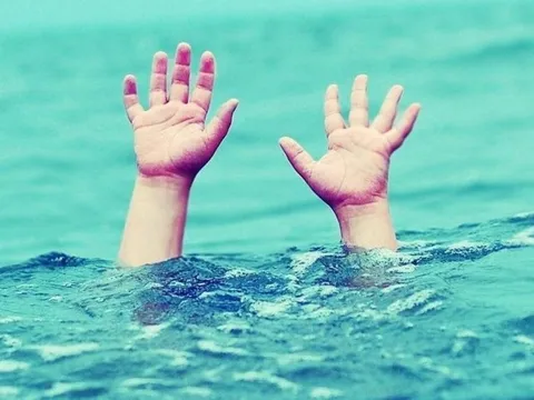Nghệ An: Đi tắm ao, hai anh em họ đuối nước tử vong