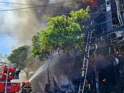 Cháy lớn tại cửa hàng điện máy Buôn Ma Thuột
