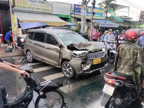 Tai nạn liên hoàn nghiêm trọng ở Thủ Đức, xe nằm la liệt