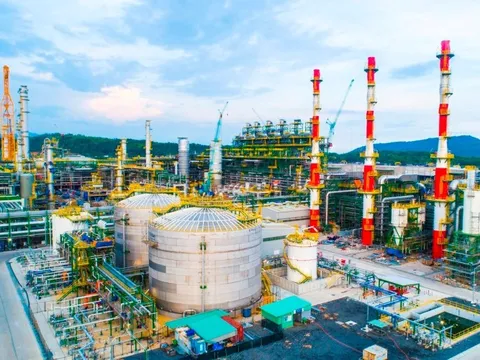 DN đằng sau Tổ hợp hóa dầu tích hợp hoàn chỉnh đầu tiên tại Việt Nam: Tổng vốn hơn 5 tỷ USD, sắp vận hành sau 15 năm đầu tư