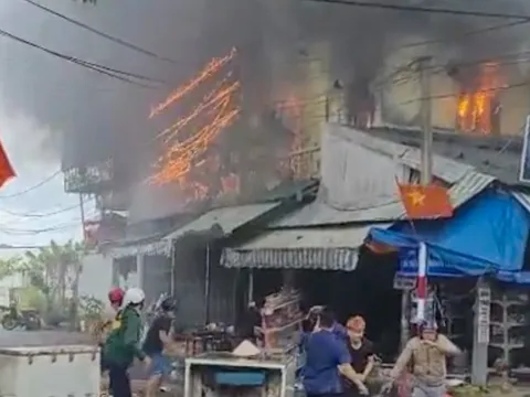 Lâm Đồng: Kịp thời khống chế đám cháy ki ốt trong khu vực chợ