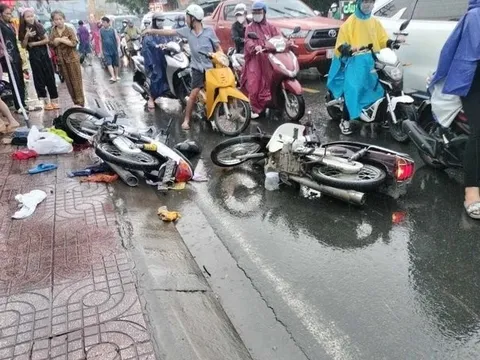 Ô tô tông liên hoàn 5 phương tiện khiến cô gái 18 tuổi tử vong