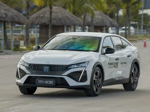 Trải nghiệm Peugeot 408: Món hàng 'lạ' cho tín đồ ô tô Việt