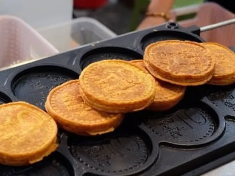 Bánh đồng xu phô mai hết ‘hot', chuyên gia hé lộ bí quyết kinh doanh theo trend