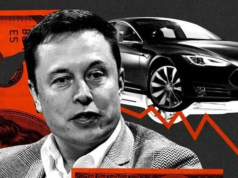 Giữa cơn khát tiền mặt, Elon Musk "tuyệt vọng" khơi mào cuộc chiến Tesla không thể thắng