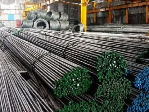 Nhiều công ty thép đồng loạt báo tăng giá, cổ phiếu thép thăng hoa